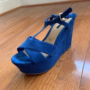 🌀 Platform blue suede heels 🌀